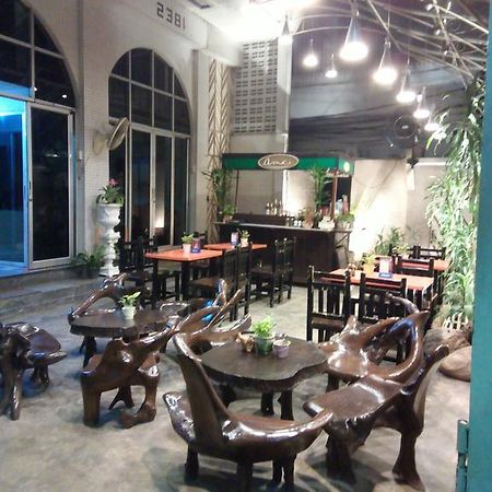 The Grand Palace Hostel Bangkok Exterior foto